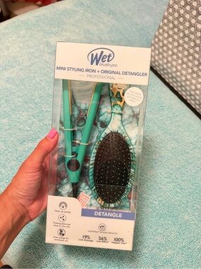 Wet Brush Pro Mini Teal Styling Iron with Detangler Brush